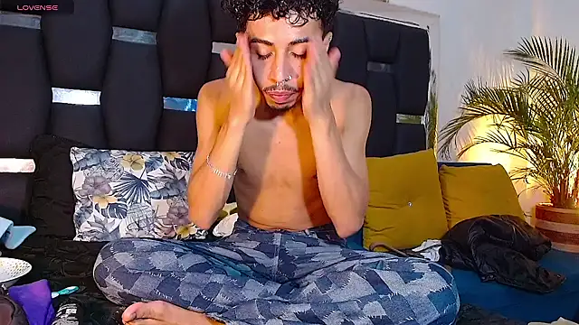 RyanRizzo online show from January 26, 1:20 am