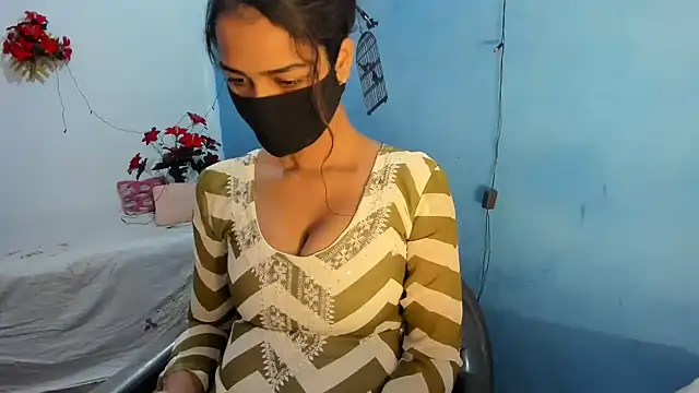 aarjulove online show from November 14, 1:21 pm