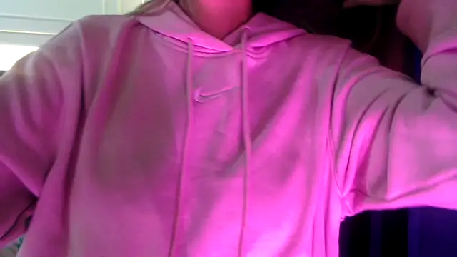 Snapshot of chhui_mui chatting on November 9, 5:11 pm chhui mui online show from November 9, 5:11 pm