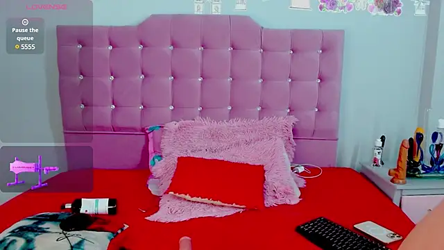 Snapshot of samy_0107 chatting on February 16, 2:32 pm samy 0107 online show from February 16, 2:32 pm