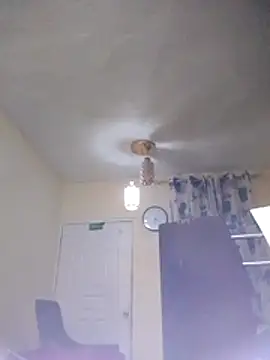 Snapshot of Jeanfamoso chatting on February 22, 1:51 am Jeanfamoso online show from February 22, 1:51 am