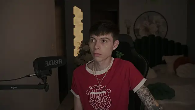 IsmaelRichardson online show from March 19, 2:48 am