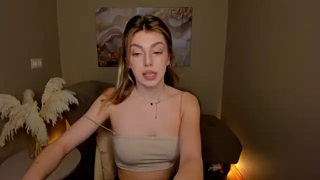 MollyMeltorr online show from October 3, 12:18 am