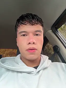 Snapshot of Logan_smith1 chatting on May 8, 7:41 pm Logan smith1 online show from May 8, 7:41 pm