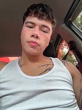 Snapshot of Logan_smith1 chatting on May 30, 3:31 pm Logan smith1 online show from May 30, 3:31 pm