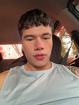 Snapshot of Logan_smith1 chatting on June 25, 10:03 pm Logan smith1 online show from June 25, 10:03 pm