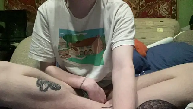 Snapshot of tyler_8x chatting on March 13, 7:06 pm tyler 8x online show from March 13, 7:06 pm