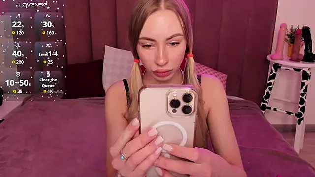 Diana Garrett online show from April 12, 1:43 am