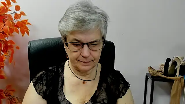 IrisDream online show from September 29, 6:18 am