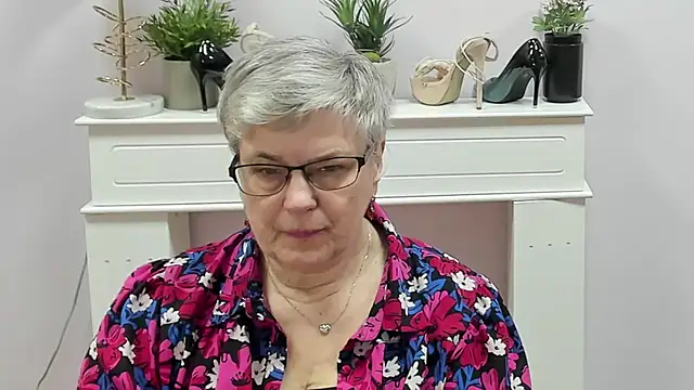 IrisDream online show from March 9, 7:01 am