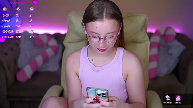 SilverrMoon online show from February 1, 7:18 am