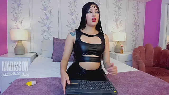 Snapshot of MadissonBacker chatting on December 9, 3:00 pm MadissonBacker online show from December 9, 3:00 pm