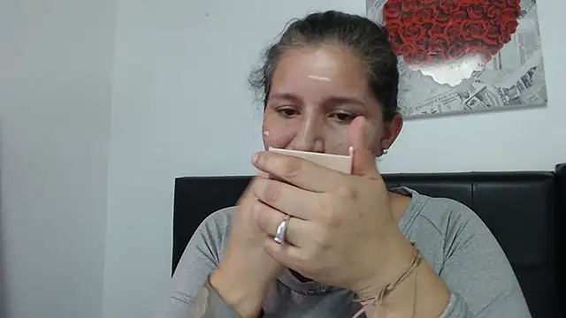 Snapshot of Angelinna_Milf chatting on December 6, 7:12 pm Angelinna Milf online show from December 6, 7:12 pm