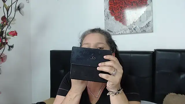 Snapshot of Angelinna_Milf chatting on January 11, 7:16 pm Angelinna Milf online show from January 11, 7:16 pm