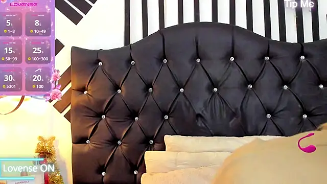 AllisonsweetZ online show from December 21, 8:10 pm