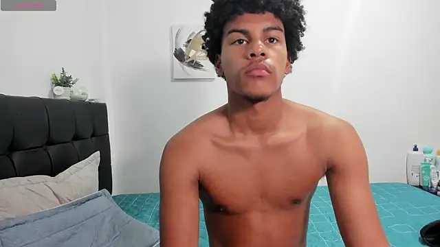 Snapshot of RoddyRich11 chatting on January 8, 10:27 pm RoddyRich11 online show from January 8, 10:27 pm