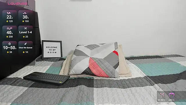 Snapshot of RoddyRich11 chatting on January 19, 12:49 am RoddyRich11 online show from January 19, 12:49 am