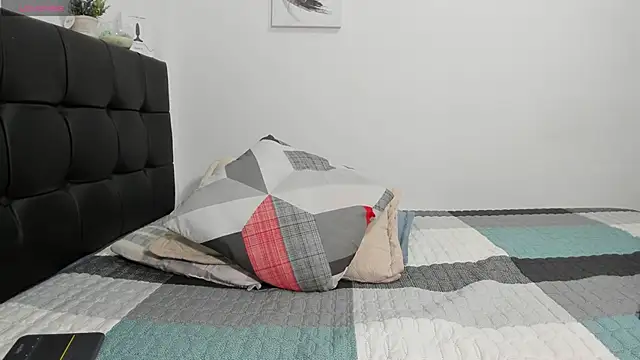 Snapshot of RoddyRich11 chatting on January 22, 2:03 pm RoddyRich11 online show from January 22, 2:03 pm