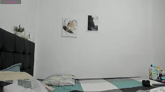 Snapshot of RoddyRich11 chatting on January 24, 10:19 pm RoddyRich11 online show from January 24, 10:19 pm