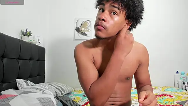 Snapshot of RoddyRich11 chatting on February 19, 1:17 pm RoddyRich11 online show from February 19, 1:17 pm