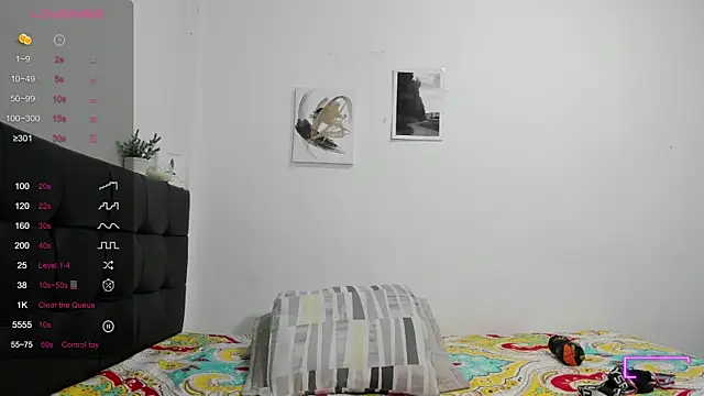 Snapshot of RoddyRich11 chatting on September 12, 1:33 pm RoddyRich11 online show from September 12, 1:33 pm