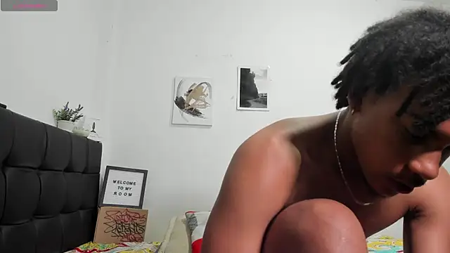 Snapshot of RoddyRich11 chatting on September 20, 12:17 pm RoddyRich11 online show from September 20, 12:17 pm