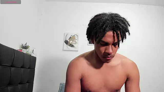 Snapshot of RoddyRich11 chatting on September 28, 12:38 am RoddyRich11 online show from September 28, 12:38 am