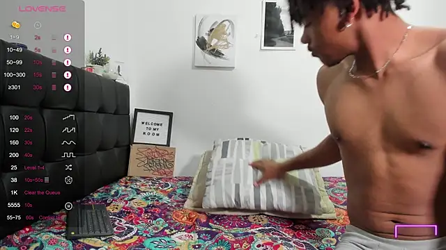 Snapshot of RoddyRich11 chatting on October 3, 11:29 am RoddyRich11 online show from October 3, 11:29 am