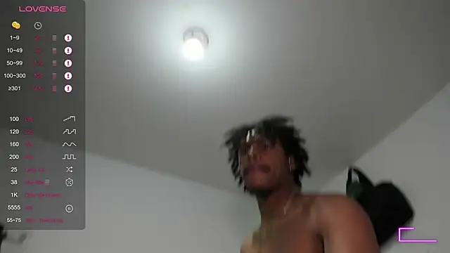 Snapshot of RoddyRich11 chatting on October 11, 2:00 am RoddyRich11 online show from October 11, 2:00 am