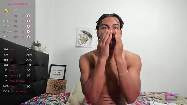 Snapshot of RoddyRich11 chatting on October 16, 11:22 am RoddyRich11 online show from October 16, 11:22 am