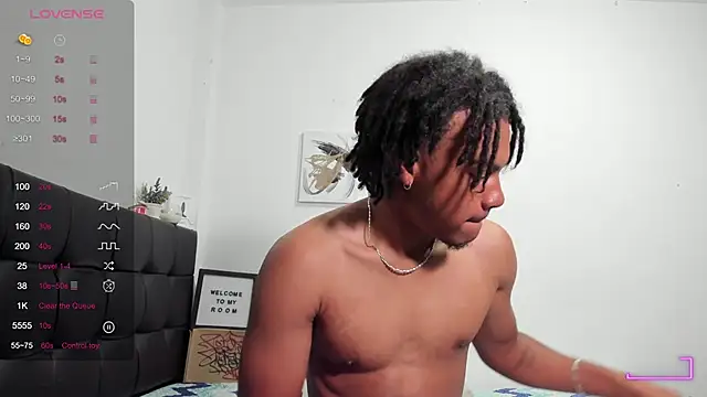 Snapshot of RoddyRich11 chatting on November 14, 11:53 am RoddyRich11 online show from November 14, 11:53 am