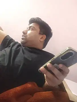 Snapshot of L9vefromAkhil chatting on February 3, 9:47 am L9vefromAkhil online show from February 3, 9:47 am