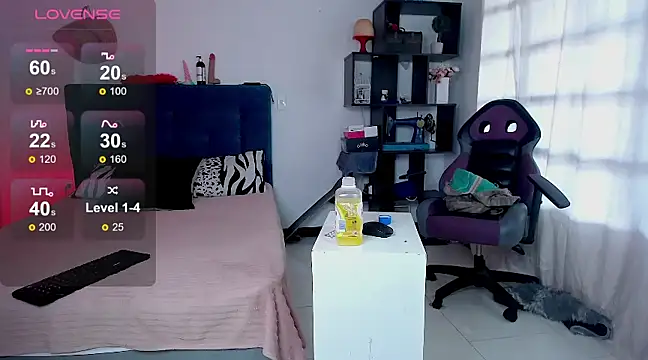 Snapshot of diabla_sexyboobs chatting on February 19, 8:41 pm diabla sexyboobs online show from February 19, 8:41 pm