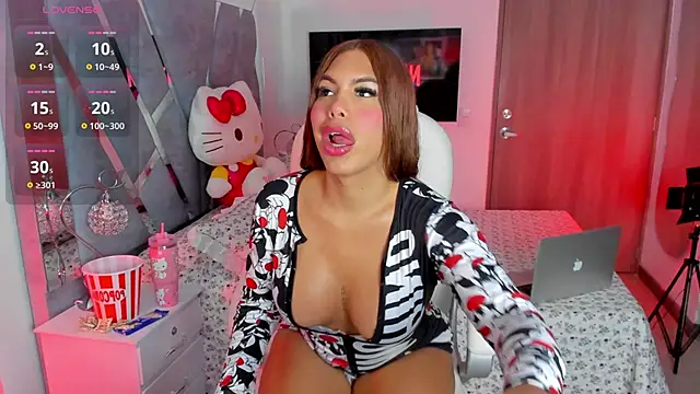 Snapshot of Missbeloved chatting on January 25, 5:18 am Missbeloved online show from January 25, 5:18 am