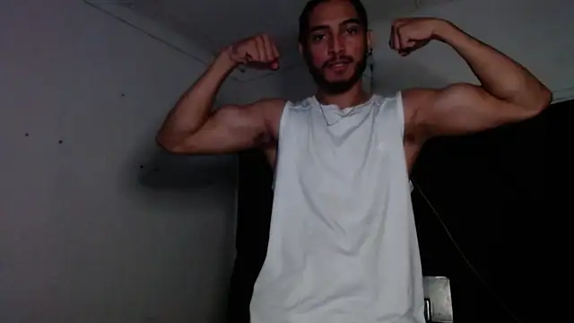 Snapshot of maxximus_100 chatting on January 2, 7:44 am maxximus 100 online show from January 2, 7:44 am