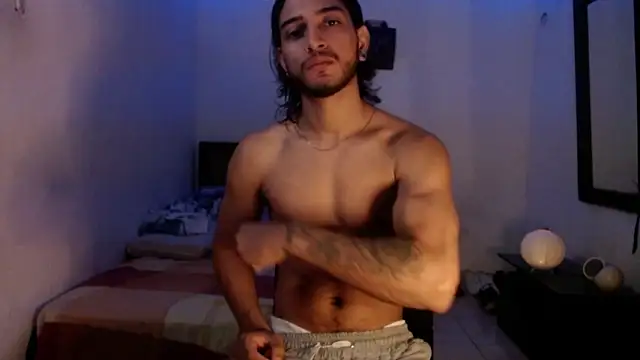 Snapshot of maxximus_100 chatting on January 26, 7:41 pm maxximus 100 online show from January 26, 7:41 pm