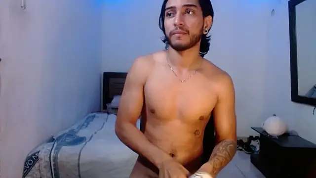 Snapshot of maxximus_100 chatting on January 30, 6:13 am maxximus 100 online show from January 30, 6:13 am