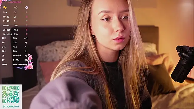 HollisBeckett online show from December 2, 3:23 am