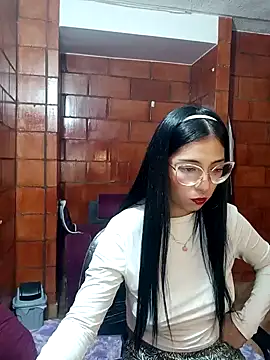 Snapshot of Raven__purple chatting on January 24, 1:24 am Raven  purple online show from January 24, 1:24 am