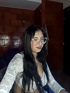 Snapshot of Raven__purple chatting on February 5, 2:29 am Raven  purple online show from February 5, 2:29 am