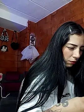 Snapshot of Raven__purple chatting on March 15, 2:03 am Raven  purple online show from March 15, 2:03 am