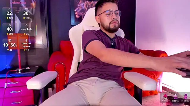 LuccaMallard online show from April 16, 12:06 pm