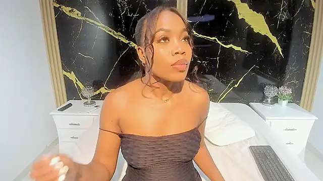 CarlieLyn online show from March 4, 7:09 pm