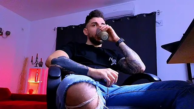 MightyAaron66 online show from January 13, 5:35 am