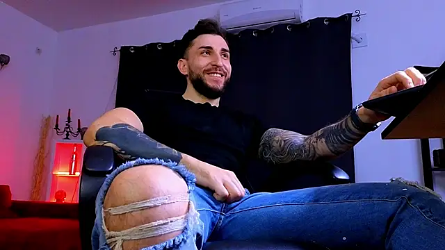 MightyAaron66 online show from February 13, 3:30 pm