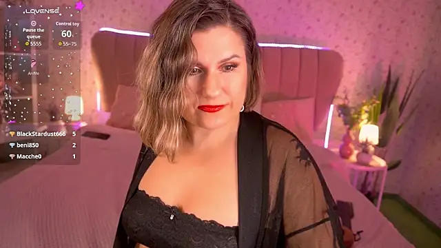 KiraRoxx online show from April 1, 3:31 pm