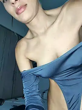 Snapshot of cuteluci_ chatting on December 10, 9:00 pm cuteluci online show from December 10, 9:00 pm