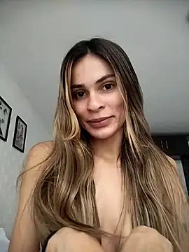 Snapshot of cuteluci_ chatting on March 17, 7:48 pm cuteluci online show from March 17, 7:48 pm