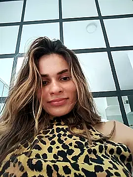 Snapshot of cuteluci_ chatting on March 21, 5:23 pm cuteluci online show from March 21, 5:23 pm