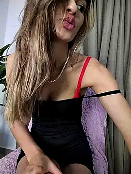 Snapshot of cuteluci_ chatting on October 2, 12:34 pm cuteluci online show from October 2, 12:34 pm